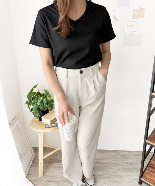 Amulet（アミュレット）の「大人の抜け感にちょうどいい　リブタッチVネックトップス（Tシャツ/カットソー・レディース・ホワイト/グレー/ブラック・S/M/L）」の14枚目の写真