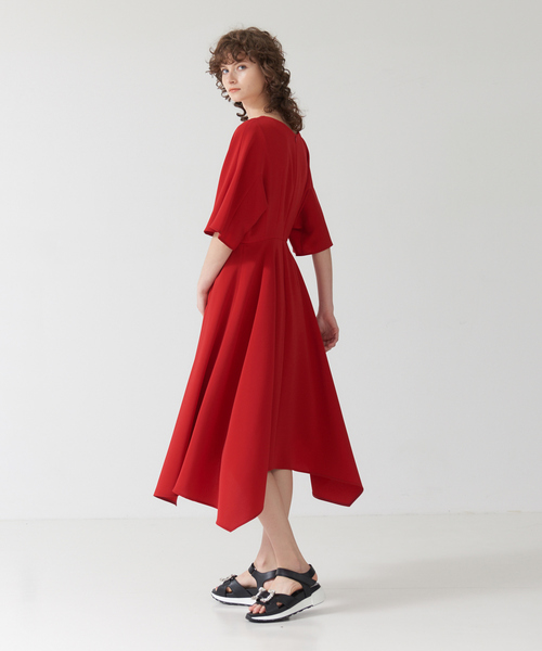 DESIGNWORKS（デザインワークス）の「トリアセ二重織ランダムヘムワンピース（ワンピース・レディース・ブラック/レッド・38）」の12枚目の写真