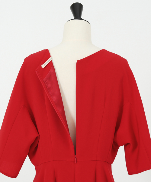 DESIGNWORKS（デザインワークス）の「トリアセ二重織ランダムヘムワンピース（ワンピース・レディース・ブラック/レッド・38）」の19枚目の写真