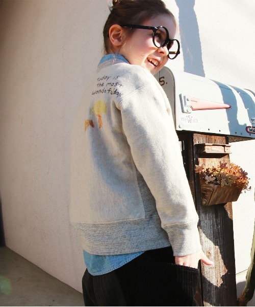 DENIM DUNGAREE(デニムダンガリー)の「LIFE Sweat Shirt(スウェット・キッズ・オフホワイト・135/145)」の4枚目の写真