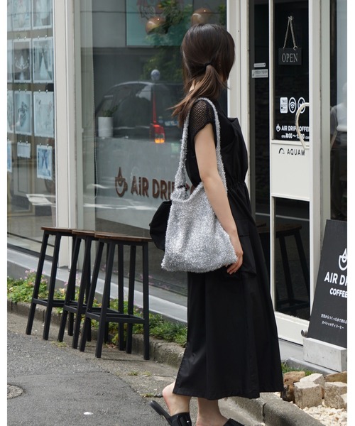 Alt due(オルトデュー)の「【Alt due/オルト デュー】ウエストドロストキャミワンピース/レディース・ファッション(ワンピース・レディース・ブラック/ホワイト・FREE)」の5枚目の写真