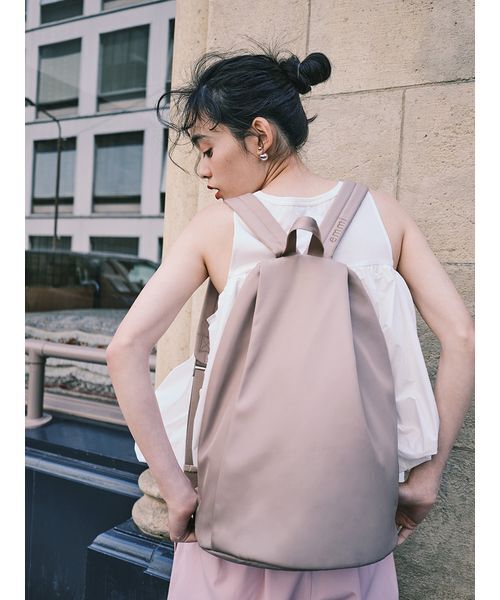 emmi（エミ）の「eco 撥水2wayボディバックパック（バックパック/リュック・レディース・ブラック/モカ・F）」の3枚目の写真