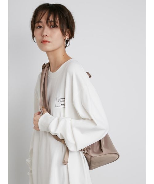 emmi（エミ）の「eco 撥水2wayボディバックパック（バックパック/リュック・レディース・ブラック/モカ・F）」の4枚目の写真