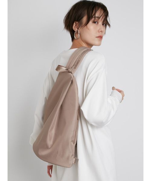 emmi（エミ）の「eco 撥水2wayボディバックパック（バックパック/リュック・レディース・ブラック/モカ・F）」の5枚目の写真