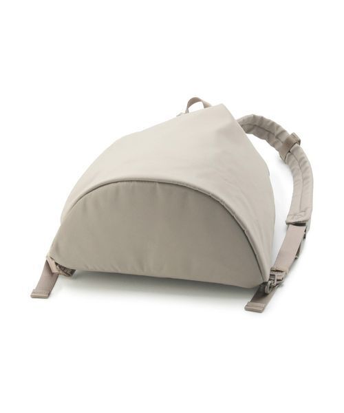 emmi（エミ）の「eco 撥水2wayボディバックパック（バックパック/リュック・レディース・ブラック/モカ・F）」の18枚目の写真