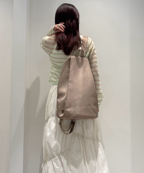 emmi(エミ)の「eco 撥水2wayボディバックパック(バックパック/リュック・レディース・ブラック/モカ・F)」の3枚目の写真