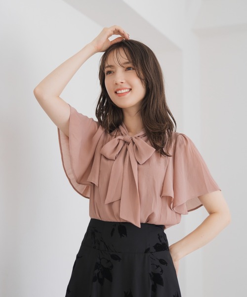 MISCH MASCH（ミッシュマッシュ）の「ケープボウタイヨウリュウブラウス（シャツ/ブラウス・レディース・アイボリー/グレー/ピンク・ﾌﾘ-）」の2枚目の写真