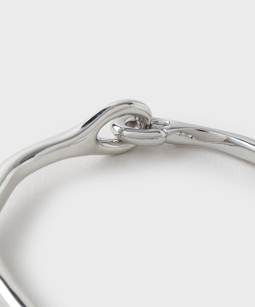 tk.TAKEO KIKUCHI(ティーケータケオキクチ)の「フックバングル(ブレスレット・メンズ・シルバー/シルバー系4・00)」の9枚目の写真