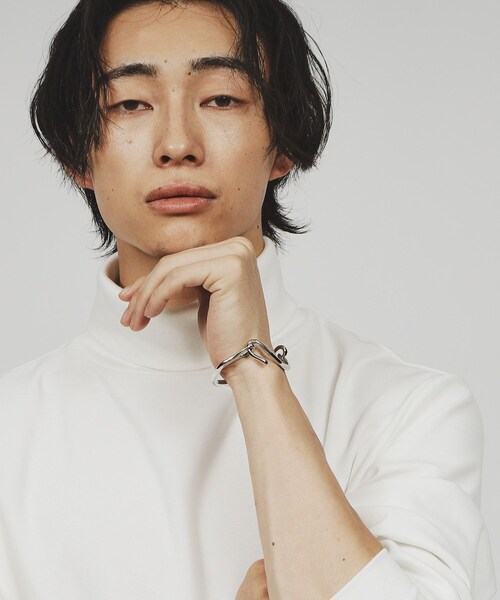 tk.TAKEO KIKUCHI(ティーケータケオキクチ)の「フックバングル(ブレスレット・メンズ・シルバー/シルバー系4・00)」の4枚目の写真