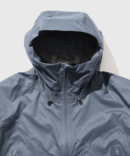DESCENTE ALLTERRAIN(デサント オルテライン)の「【DESCENTE ALLTERRAIN 81】L3L OVER SHELL JACKET(ナイロンジャケット・メンズ・ブラック/ライトグレー・L/M/S)」の11枚目の写真