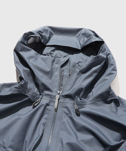 DESCENTE ALLTERRAIN(デサント オルテライン)の「【DESCENTE ALLTERRAIN 81】L3L OVER SHELL JACKET(ナイロンジャケット・メンズ・ブラック/ライトグレー・L/M/S)」の19枚目の写真