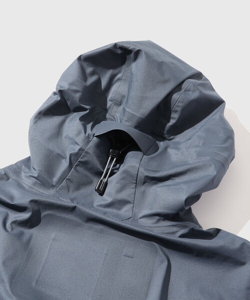 DESCENTE ALLTERRAIN 81】L3L OVER SHELL JACKET（ナイロン