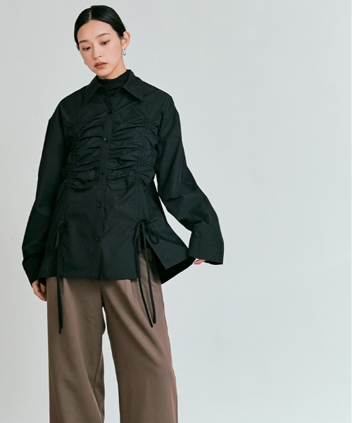 W:Huku（フーク）の「【W:Huku / ノンアイロンシリーズ】シャーリング リボン ブラウス / Wrinkle-Resistant Shirred Ribbon Blouse（シャツ/ブラウス・レディース・ブルー/オフホワイト/ブラック・FREE）」の18枚目の写真