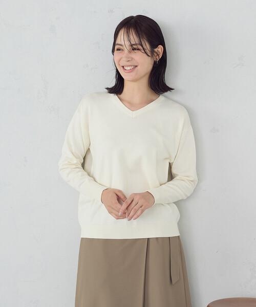 COMME CA ISM（コムサイズム）の「【マシンウォッシャブル】ベーシックＶネックニット（ニット/セーター・レディース・ブラック/ホワイト/グリーン/チャコール・MEDIUM/LARGE）」の8枚目の写真