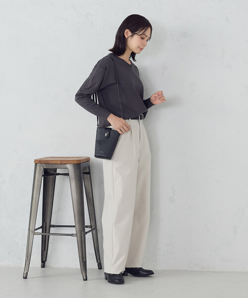 COMME CA ISM（コムサイズム）の「【マシンウォッシャブル】ベーシックＶネックニット（ニット/セーター・レディース・ブラック/ホワイト/グリーン/チャコール・MEDIUM/LARGE）」の5枚目の写真