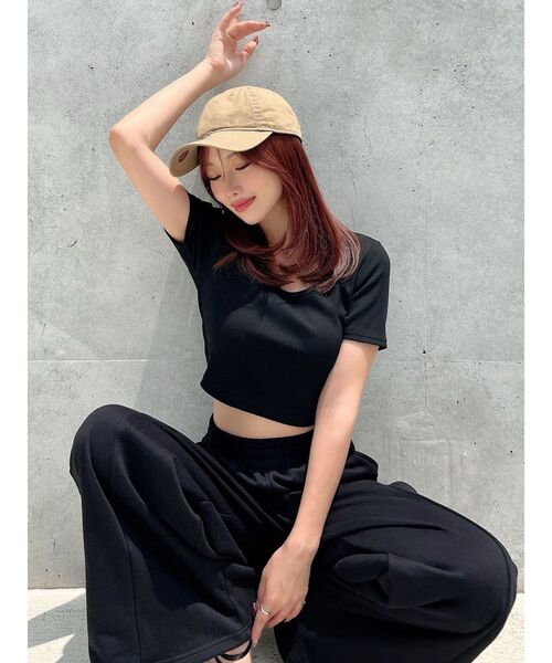 RESEXXY(リゼクシー)の「UネックTシャツ(Tシャツ/カットソー・レディース・ホワイト/ブラック/レッド・FREE)」の16枚目の写真