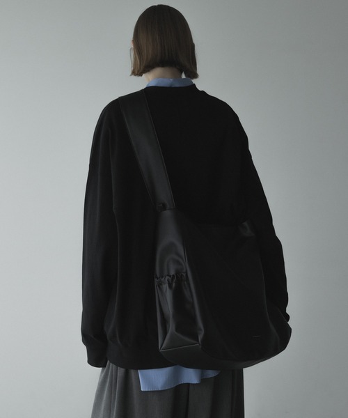 remer（リメール）の「loose vintage shoulder bag / ルーズヴィンテージショルダーバッグ（ショルダーバッグ・メンズ・ブラック・FREE）」の4枚目の写真