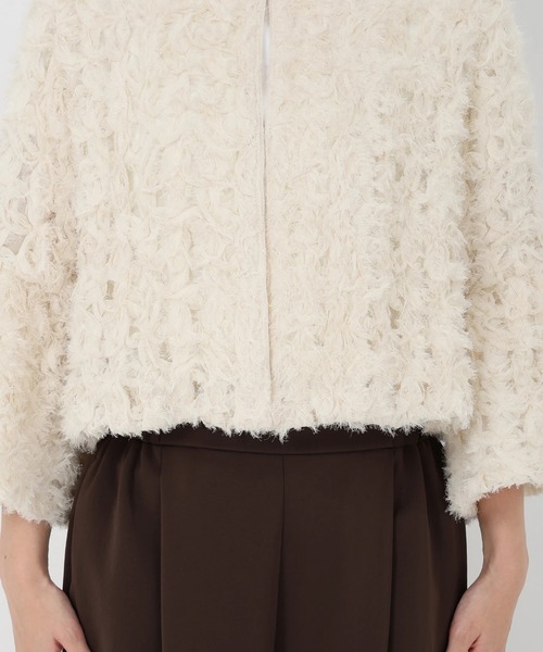 STRAWBERRY-FIELDS（ストロベリーフィールズ）の「クロスエンブロイダリー_レース風刺繍ショート羽織り（その他アウター・レディース・ブラック/キナリ・2）」の3枚目の写真