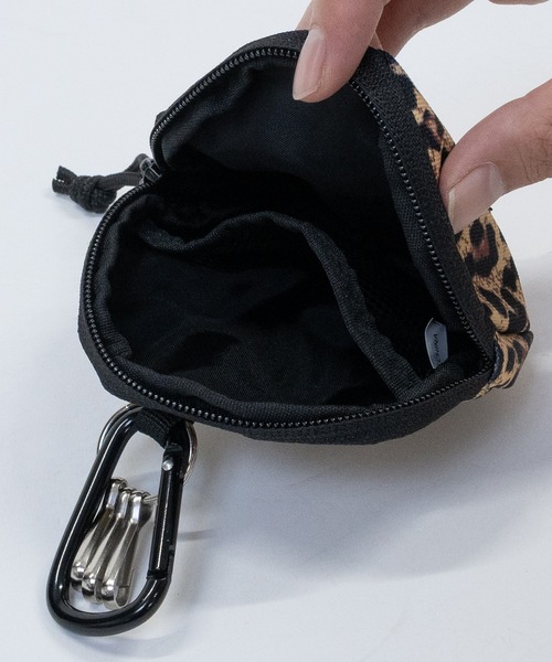 THRASHER（スラッシャー）の「【10】〔THRASHER/スラッシャー〕カラビナ付き サークル マルチミニポーチ（ポーチ・メンズ・ブラック系2/ブラック系1/レオパード・FREE）」の20枚目の写真