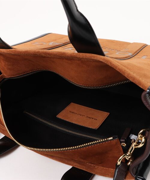 MARC JACOBS（マークジェイコブス）の「SUEDE LEATHER BLOCKED MEDIUM TOTE BAG/ザ スエード レザー ブロックド トート バッグ ミディアム（トートバッグ・レディース・ブラウン系その他4・ONE SIZE）」の2枚目の写真