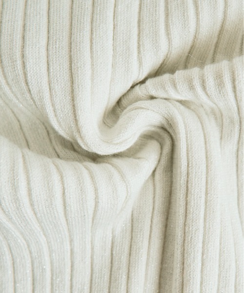 W:Huku(フーク)の「アシンメトリー ラメ ウール ニット カーディガン / Asymmetric Lame Wool-Blend Cardigan(カーディガン/ボレロ・レディース・オフホワイト/ブラック/チャコール・FREE)」の9枚目の写真