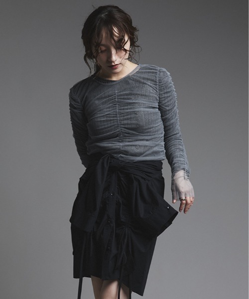 W:Huku(フーク)の「アシンメトリー ラメ ウール ニット カーディガン / Asymmetric Lame Wool-Blend Cardigan(カーディガン/ボレロ・レディース・オフホワイト/ブラック/チャコール・FREE)」の14枚目の写真