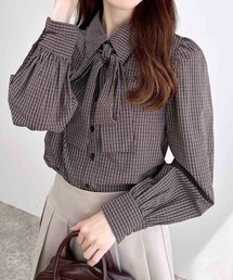 胸刺繍ボウタイブラウス