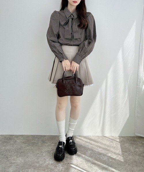 INGNI(イング)の「胸刺繍ボウタイブラウス(シャツ/ブラウス・レディース・ブラック/サックスブルー/オフホワイト/ブラウン系その他2/ネイビー系2・M)」の21枚目の写真