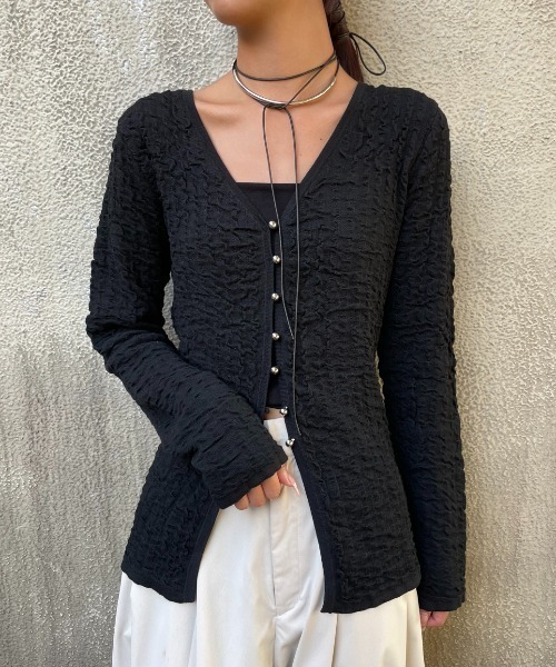 AIC.（エーアイシー）の「ギャザーニットカーディガン（カーディガン/ボレロ・レディース・オフホワイト/ブラック/レッド・FREE）」の2枚目の写真