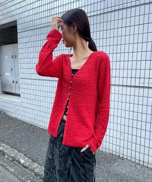 AIC.（エーアイシー）の「ギャザーニットカーディガン（カーディガン/ボレロ・レディース・オフホワイト/ブラック/レッド・FREE）」の14枚目の写真