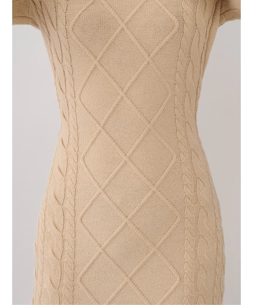 オープンショルダーケーブルニットロングワンピース（ワンピース