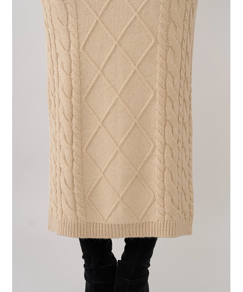 オープンショルダーケーブルニットロングワンピース（ワンピース