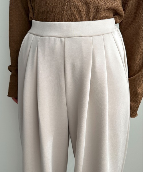 PILIT（ピリット）の「ポンチタックカーブパンツ（その他パンツ・レディース・アイボリー/ブラック/ブラウン・MEDIUM）」の17枚目の写真