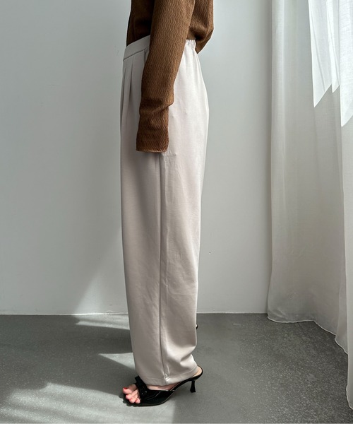 PILIT（ピリット）の「ポンチタックカーブパンツ（その他パンツ・レディース・アイボリー/ブラック/ブラウン・MEDIUM）」の15枚目の写真