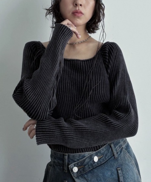 VACANCY(ヴァカンシー)の「ウォッシュ加工スクエアネックリブトップス(Tシャツ/カットソー・レディース・ダークブルー/ブラウン/ブラック・FREE)」の5枚目の写真