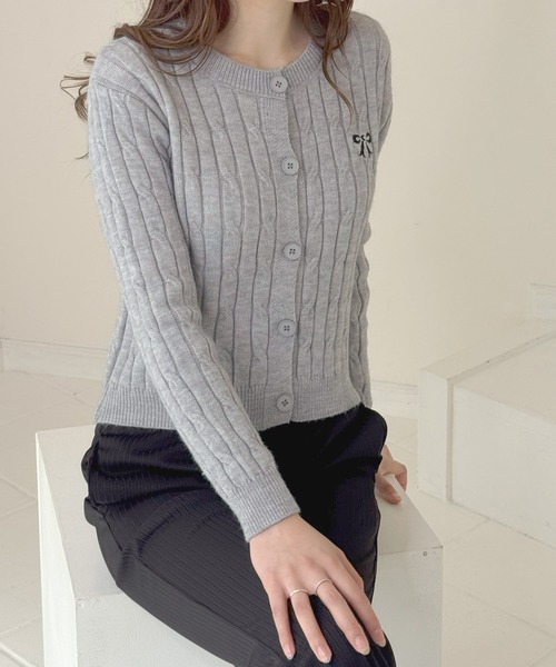 frunco(フランコ)の「リボン刺繍ニットカーディガン(カーディガン/ボレロ・レディース・ブラック/レッド/ピンク/ホワイト/グレー・FREE)」の9枚目の写真