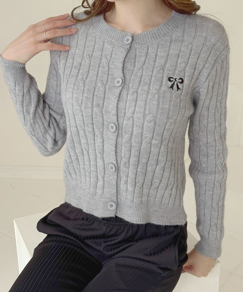 frunco(フランコ)の「リボン刺繍ニットカーディガン(カーディガン/ボレロ・レディース・ブラック/レッド/ピンク/ホワイト/グレー・FREE)」の7枚目の写真