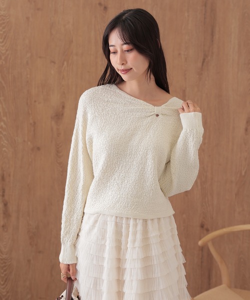 SUWDEE(スーディー)の「ribbon motif knit pullover(ニット/セーター・レディース・キャメル/ブラック/アイボリー・FREE)」の1枚目の写真
