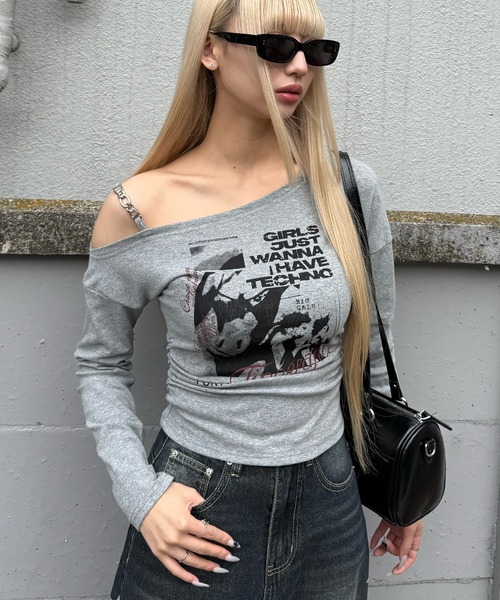 Figments（フィグメンツ）の「ショルダーベルトスクリーンロンＴ（Tシャツ/カットソー・レディース・ブラック/グレー・FREE）」の2枚目の写真