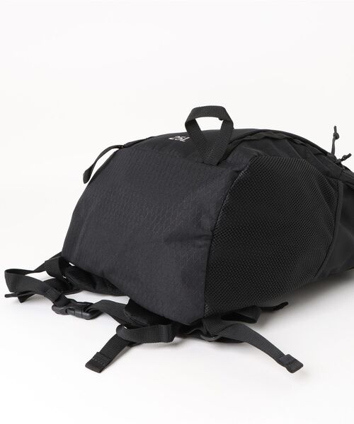 Gramicci(グラミチ)の「【RES】【GRAMICCI】DAY PACK 25L(バックパック/リュック・メンズ・ブラック・FREE)」の2枚目の写真