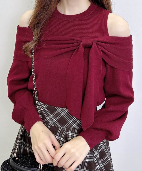 INGNI(イング)の「肩開きリボンニット(ニット/セーター・レディース・ボルドー/チャコールグレー/アイボリー/ブラック・M)」の4枚目の写真
