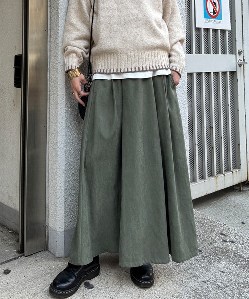 LBC（エルビーシー）の「ピーチツイルベルトタックスカート（スカート・レディース・ブラック/カーキ/アイボリー/グレイッシュベージュ・M）」の4枚目の写真