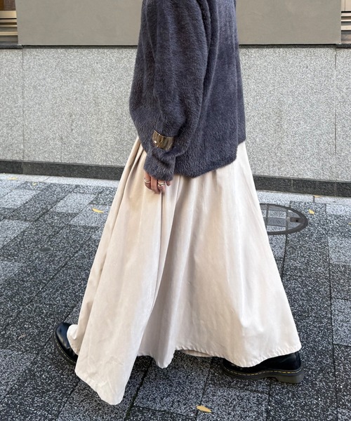 LBC（エルビーシー）の「ピーチツイルベルトタックスカート（スカート・レディース・ブラック/カーキ/アイボリー/グレイッシュベージュ・M）」の2枚目の写真