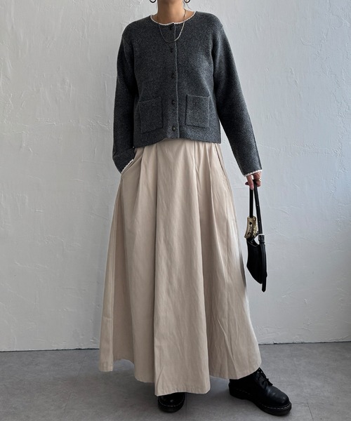 LBC（エルビーシー）の「ピーチツイルベルトタックスカート（スカート・レディース・ブラック/カーキ/アイボリー/グレイッシュベージュ・M）」の6枚目の写真