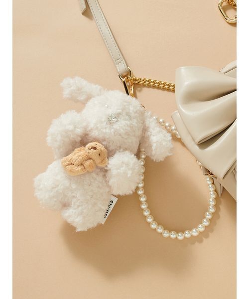 SNIDEL(スナイデル)の「モッフィーハグフレンドチャーム(キーケース/キーアクセサリー・レディース・アイボリー/ブラック/グレイッシュベージュ/レッド/ブラウン・F)」の2枚目の写真