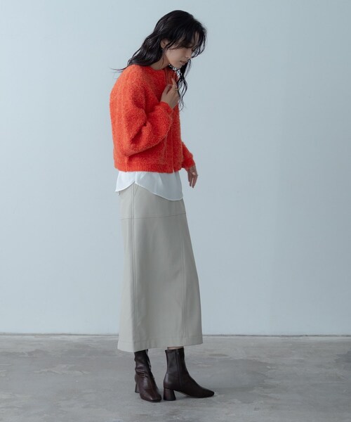 GALLEST（ギャレスト）の「【セットアップ対応】シンセティックレザースカート（スカート・レディース・ベージュ/ブラック・36/38/40）」の4枚目の写真