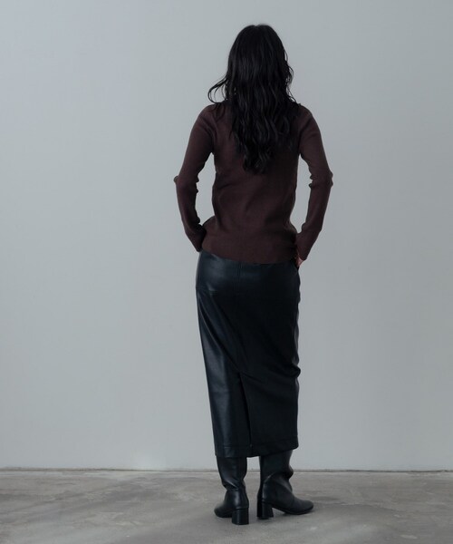 GALLEST（ギャレスト）の「【セットアップ対応】シンセティックレザースカート（スカート・レディース・ベージュ/ブラック・36/38/40）」の13枚目の写真