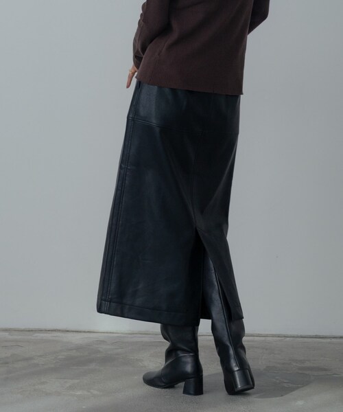 GALLEST（ギャレスト）の「【セットアップ対応】シンセティックレザースカート（スカート・レディース・ベージュ/ブラック・36/38/40）」の8枚目の写真