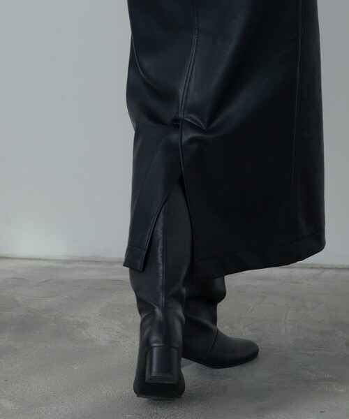 GALLEST（ギャレスト）の「【セットアップ対応】シンセティックレザースカート（スカート・レディース・ベージュ/ブラック・36/38/40）」の9枚目の写真