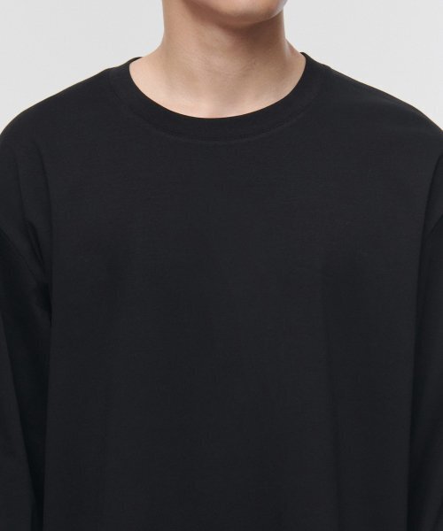 MUSINSA STANDARD（ムシンサスタンダード）の「シルケットリラックスクルーネック長袖Tシャツ[ブラック]（Tシャツ/カットソー・メンズ・その他・SMALL/MEDIUM/LARGE/X-LARGE/XX-LARGE/XXX-LARGE）」の3枚目の写真